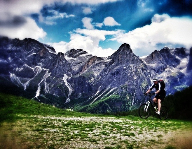Dolomiten Cross: Mit dem Mountainbike über den Bindelweg