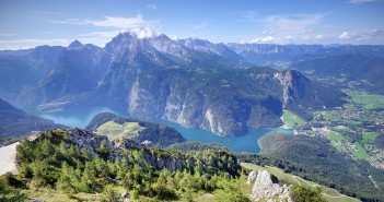 Gotzenalm in den Berchtesgadern Alpen mit Blick auf den Königssee