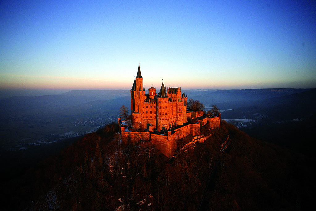 Wandern auf dem Albsteig: Die Burg Hohenzollern