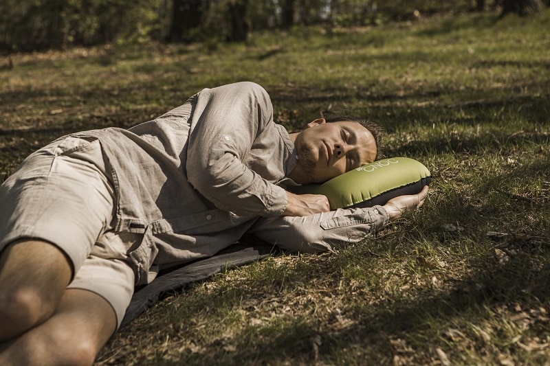 CNOC Auflbasbares Campingkissen WEB